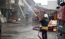 Samsun'da marangoz atölyesinde korkutan yangın