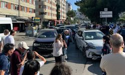 Samsun'da ortalık bir anda karıştı! 3 araç birbirine girdi