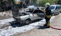 Samsun'da bir anda alev aldı! Otomobil tamamen yandı
