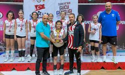 Samsunspor'un Mini Sultanları kürsüyü bırakmadı