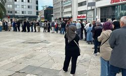 Vatandaşlar akın etti! Samsun Cumhuriyet Meydanı'nda kuyruk