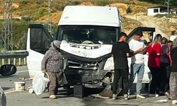 Samsun'da tarım işçilerini taşıyan minibüs kaza yaptı! Yaralılar var
