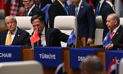 NATO'da liderlere özel iki jest! Birisi Erdoğan'ın şahsi hediyesi