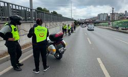 Samsun'da motosiklet kazası! 2 kişi yola savruldu