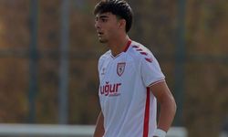 Samsunspor altyapısından yetişen Deniz Şeker, Göztepe'ye transfer oldu