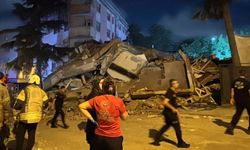 Korku dolu anlar! 6 katlı bina çöktü