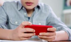 Okullarda telefon dönemi kapanıyor! Öğretmenler de dahil