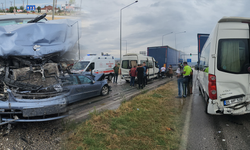 Samsun yolunda ıslak zemin zincirleme kazayı getirdi! 11 yaralı