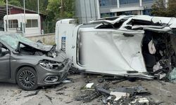 Samsun'da korkunç kaza! Ağaca çarpan araç karşı şeride uçtu