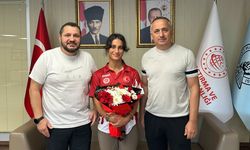 Samsun'un gururu Devrim Aydın yurda madalyayla döndü