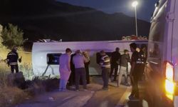 Gaziantep’te minibüs ile otomobil çarpıştı: 5 ölü, 13 yaralı