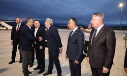 YENİ Partili Dr. Murat Çan, Özgür Özel'i Merzifon'da karşıladı
