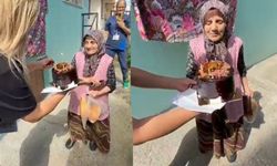 Samsun’da yüzleri güldüren sürpriz! Kapısını pasta ile çaldılar