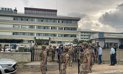 Lisede korku dolu anlar! Silahla vurulan öğretmen öldü