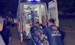 Samsun’da İki motosiklet birbirine girdi, otomobile çarptı