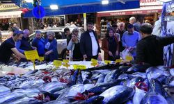 Samsun’da palamut bereketi! Almak için kuyruğa girdiler