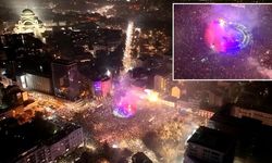 12 yıllık iktidar sandıkta yıkıldı! Ülke bayram yerine döndü