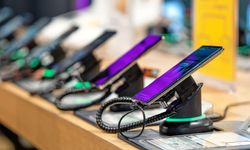 Apple'ın katlanabilir telefonunda kriz iddiası! Ekranlar çatlıyor