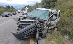 Vezirköprü’de feci kaza: 1’i ağır 2 yaralı
