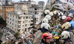 İstanbul'da çöken bina için hesap vakti! Gözaltılar ard arda geldi