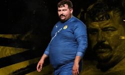 Kaşspor’un fenomen kalecisi Ömer Durak takımda kaldı