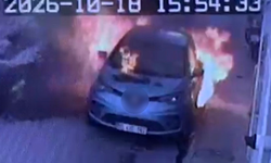 Samsun’da elektrikli otomobil alev alev yandı! O anlar kamerada