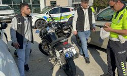 Samsun’da korkutan kaza! Motosiklet otomobille çarpıştı