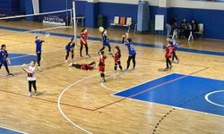Salıpazarı’nda geleceğin voleybolcuları yetişiyor