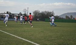 Ladik Belediyespor sahasında Merzifonspor ile berabere kaldı