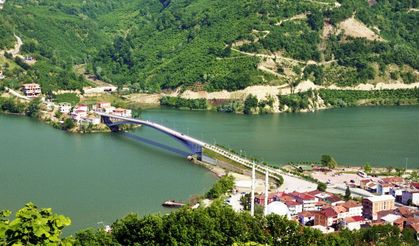 Ayvacık’ta Göl Çevresinde Kurulan Sakin Ritim