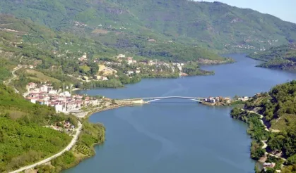 Doğanın İçinde Bir Cennet: Ayvacık Gölü