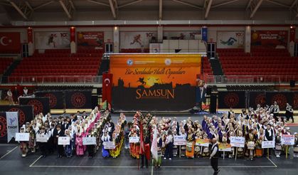 Samsun'da halk oyunları coşkusu! 550 sporcu sahnede