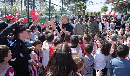 Samsunspor’dan 23 Nisan sürprizi! Minikler büyük sevinç yaşadı