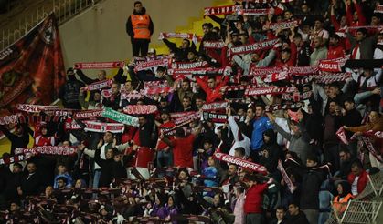 Samsunspor taraftarı deplasmanda takımını yine yalnız bırakmadı!