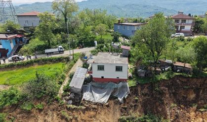 Karadeniz'de heyelan! Evler boşaltıldı, mezarlar kayboldu