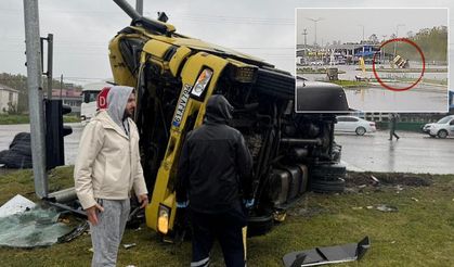 Samsun’da demir yüklü tır devrildi! O anlar kamerada