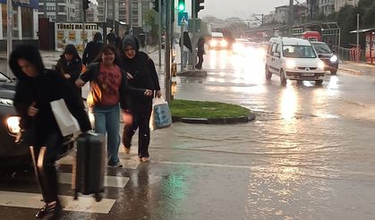 Samsun'a gök gürültülü sağanak uyarısı! Saat de verildi