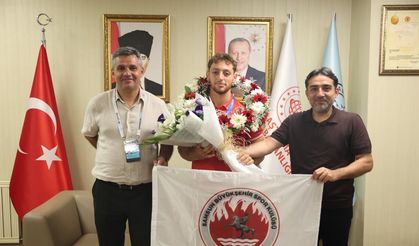 Avrupa ikincisi milli kanocu Resul Aydın'a Samsun'da coşkulu karşılama