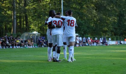Samsunspor şeytanın bacağını kırdı! AEK'i 2 golle geçti
