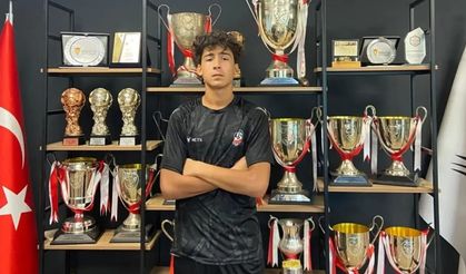 Samsunspor geleceğe yatırım yaptı! Genç kaleci imzayı attı