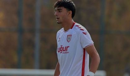 Samsunspor altyapısından yetişen Deniz Şeker, Göztepe'ye transfer oldu