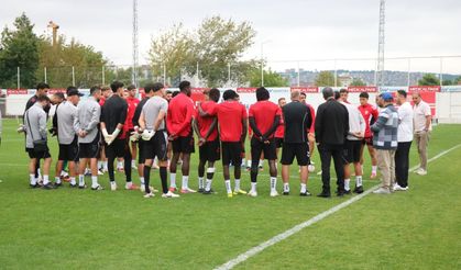 Samsunspor’da kritik buluşma: Taraftarlar takımla görüştü