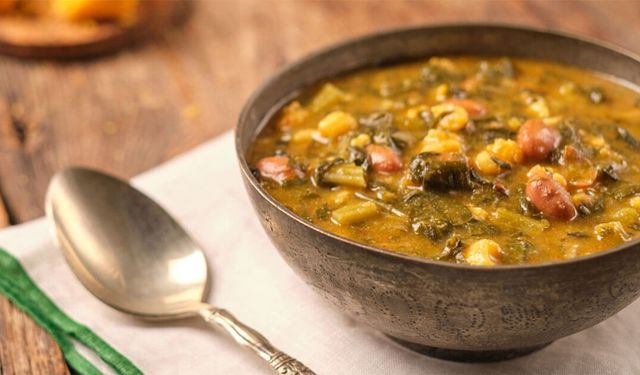 Karalahana Çorbası ve Dolması: Karadeniz’in Vitamin Deposu