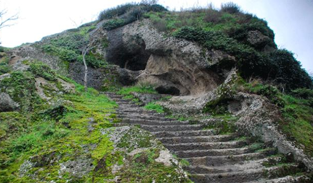 Tekkeköy Mağaraları ve Arkeolojik Kalıntıların Hikayesi