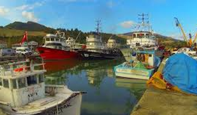 Yakakent’te Sessiz Balıkçı Kasabası Yaşamı