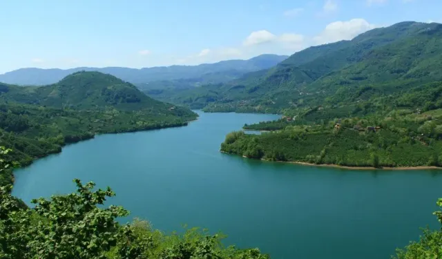 Ayvacık Baraj Gölü’nde Sessizlik Rotaları