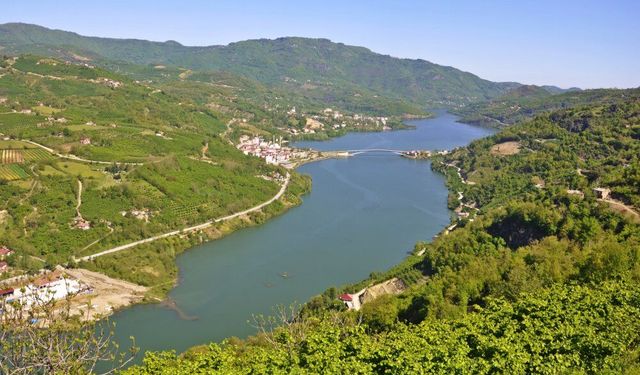 Ayvacık Baraj Gölü’nde kano, kamp ve huzur