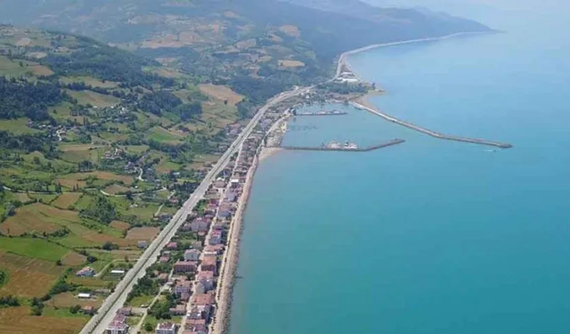 Yakakent’te Kışın Deniz Kıyısında Huzur: Sessiz Kasaba Yaşamı