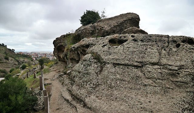 Tekkeköy’de Zamanın Katman Katman Bıraktığı İzler