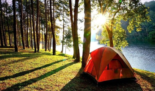 Ladik’te Göl Etrafında Kamp Alanları